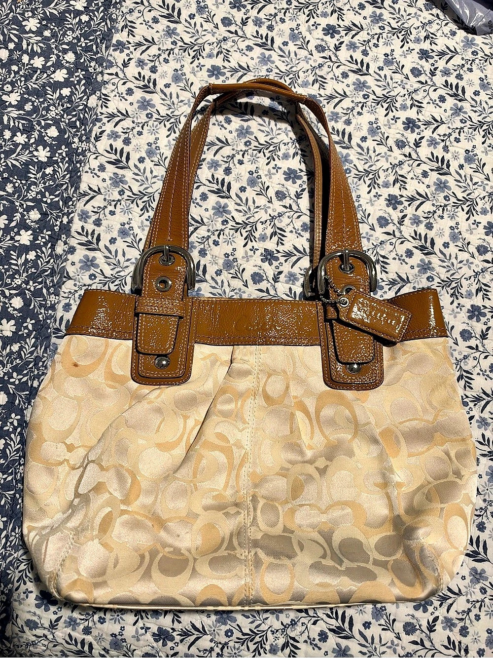 Coach Signature Soho Tote